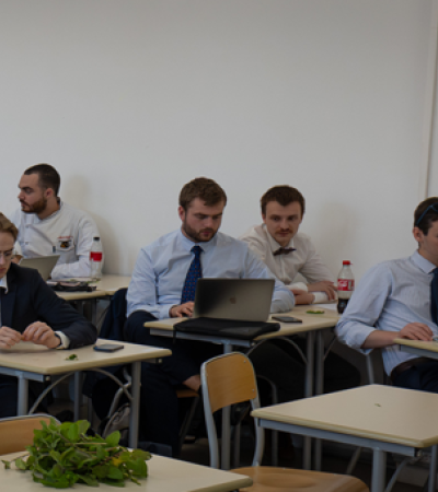 Master class de Pierre-Edouard Robine, agriculteur artisan de cueillette sauvage, auprès des étudiants en Bachelor ACE de FERRANDI Paris